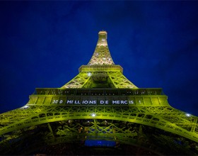 Eiffel Tower illuminated 300 million thanks